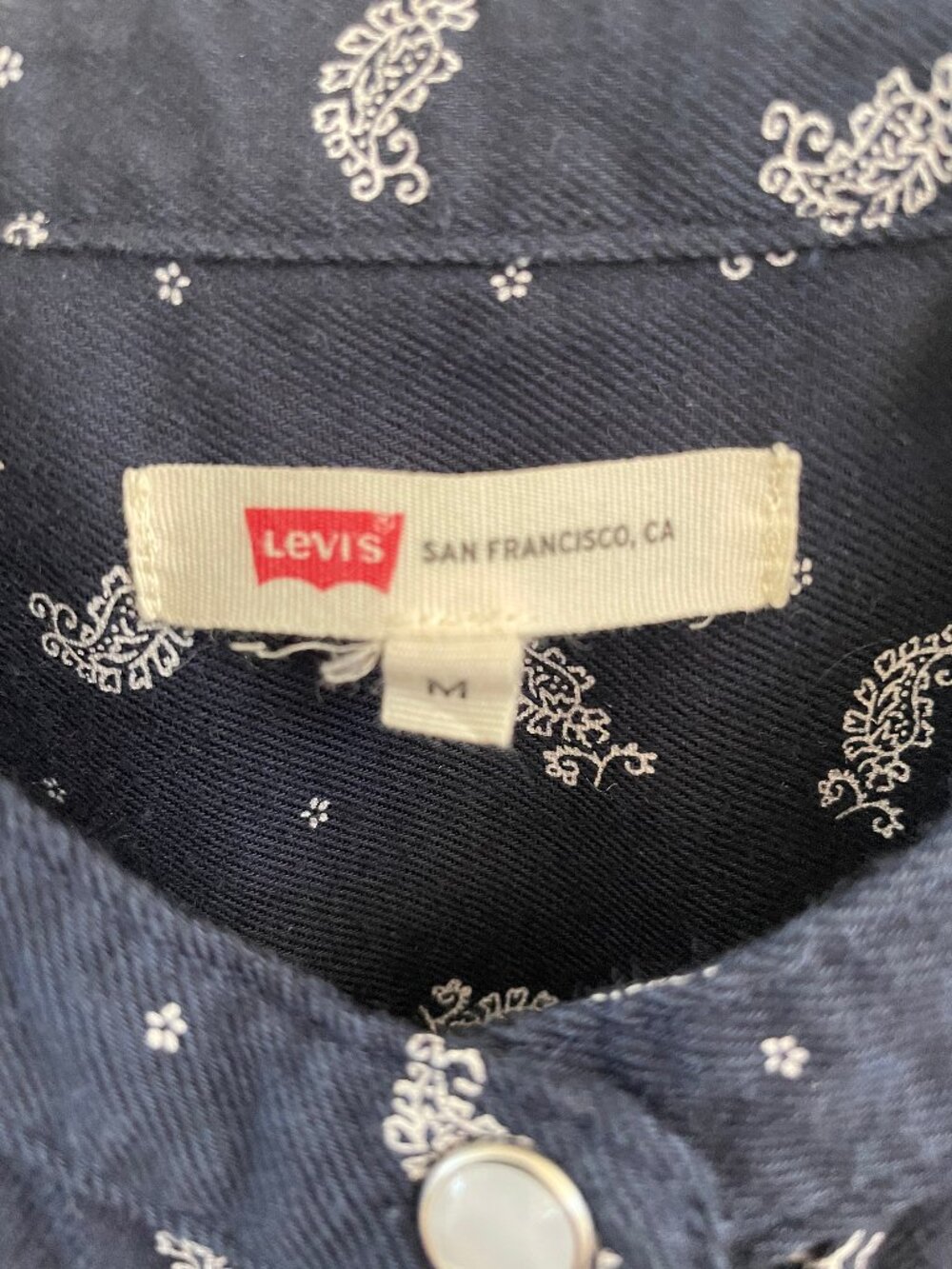 Levis blouse - Picture 4 of 7
